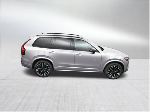 New 2026 Volvo XC90 T8 Ultra AWD/4WD image 18