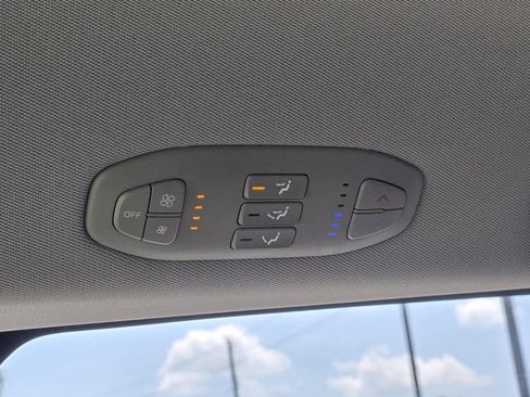Used 2020 Kia Sedona L FWD image 8