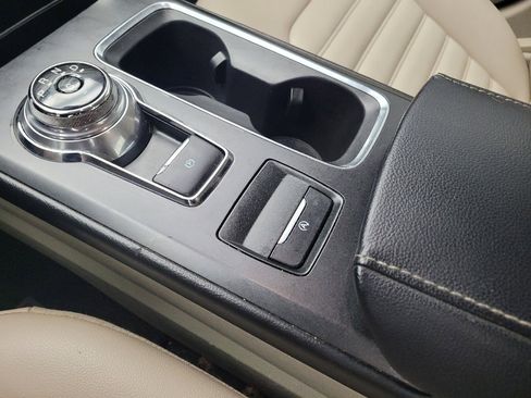 Used 2019 Ford Fusion SEL image 26