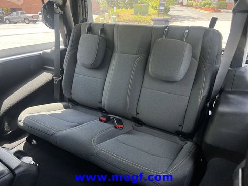 Used 2025 Jeep Wrangler Sport AWD/4WD image 18