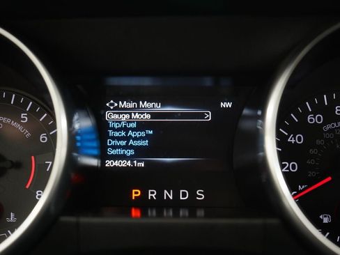 Used 2019 Ford Mustang Coupe RWD image 27