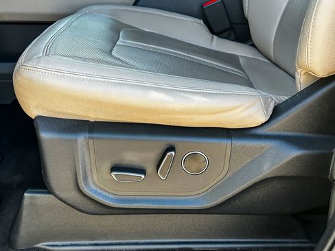 Used 2023 Ford Expedition Limited image 13