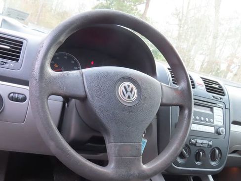 Used 2009 Volkswagen Jetta S image 25