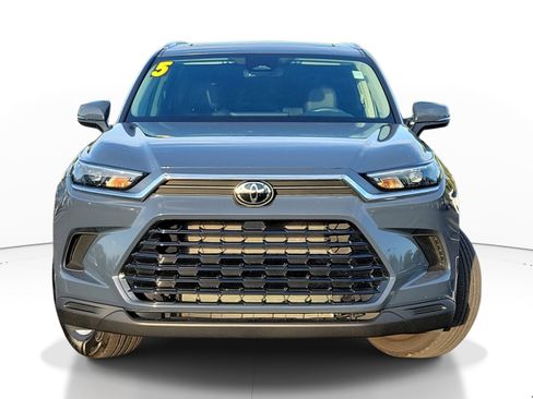 Certified 2025 Toyota Grand Highlander AWD image 2