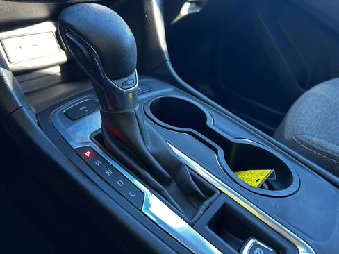 Used 2022 Chevrolet Equinox LT image 19