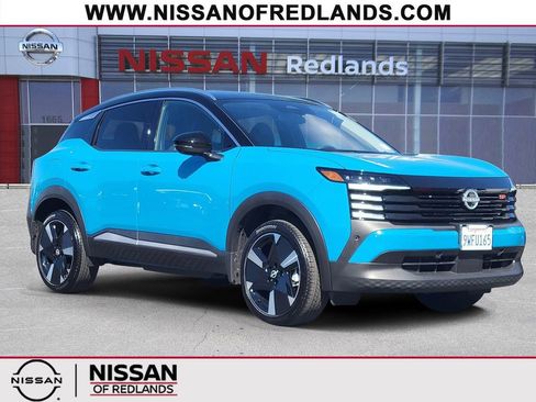 Used 2025 Nissan Kicks SR image 1