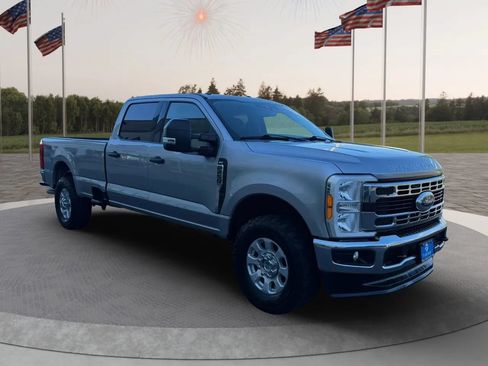 Used 2023 Ford F250 XLT w/ FX4 Off-Road Package AWD/4WD image 10