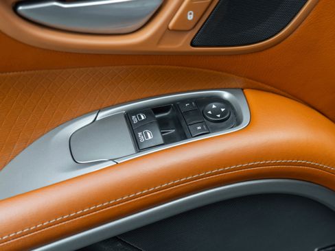 Used 2013 SRT Viper GTS w/ GTS Laguna Interior Pkg RWD image 11
