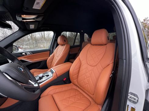 New 2026 BMW X5 xDrive50e image 11