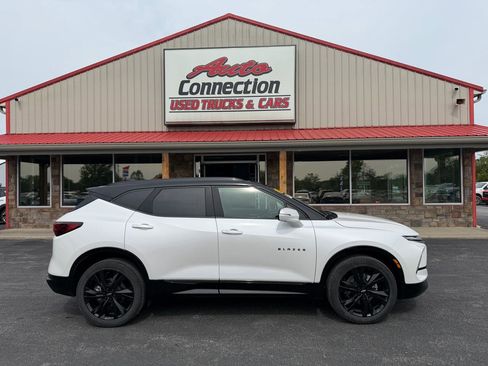 Used 2025 Chevrolet Blazer RS w/ Driver Confidence II Package AWD/4WD image 3