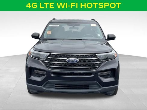 Used 2022 Ford Explorer XLT AWD/4WD image 3