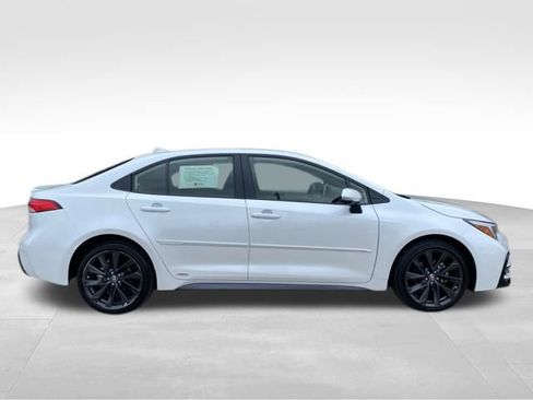 Certified 2024 Toyota Corolla SE image 2