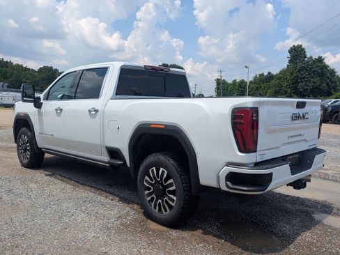 New 2026 GMC Sierra 2500 Denali Ultimate AWD/4WD image 3