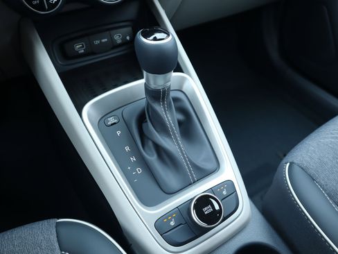 New 2026 Hyundai Venue SEL FWD image 15
