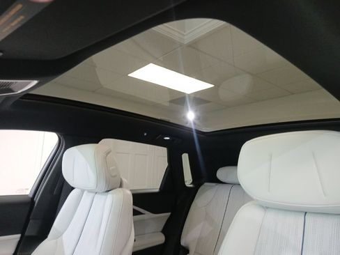 Used 2024 Cadillac Lyriq Luxury AWD/4WD image 17