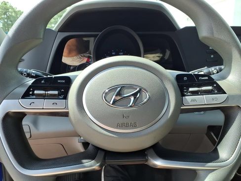 Used 2023 Hyundai Elantra SEL w/ Preferred Accessory Package FWD image 24