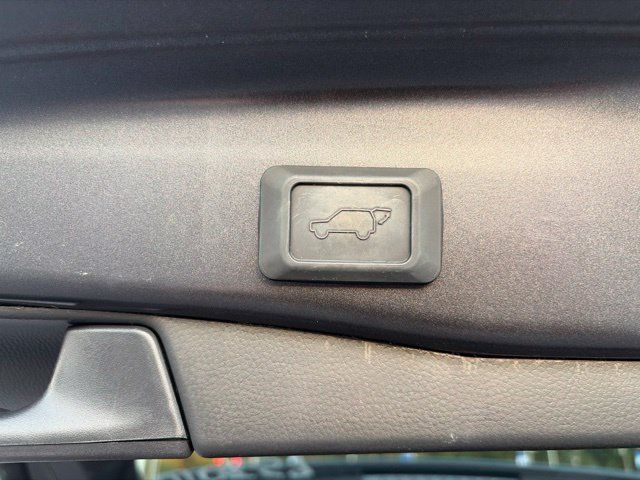 Used 2024 Toyota RAV4 XSE AWD/4WD image 15
