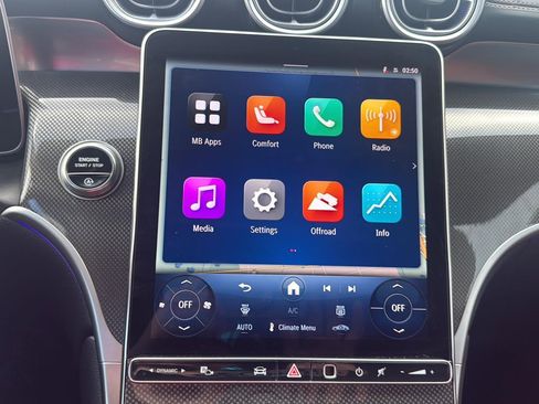 Used 2025 Mercedes-Benz GLC 300 4MATIC image 19