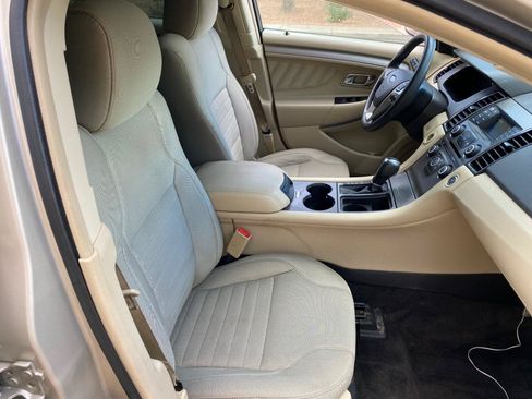 Used 2018 Ford Taurus SE FWD image 51