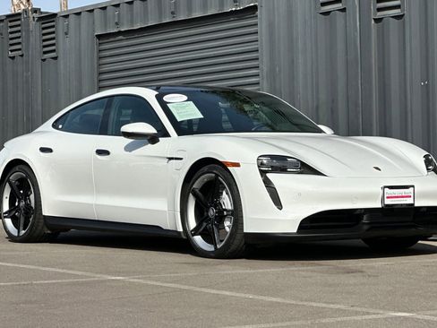 Used 2024 Porsche Taycan image 10