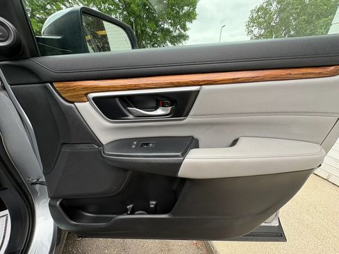 Used 2018 Honda CR-V Touring image 14