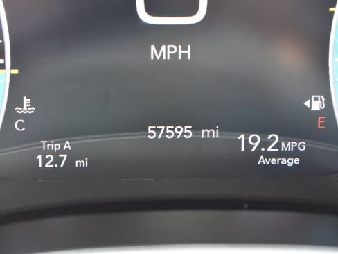 Used 2024 Chrysler Pacifica Touring-L FWD image 24