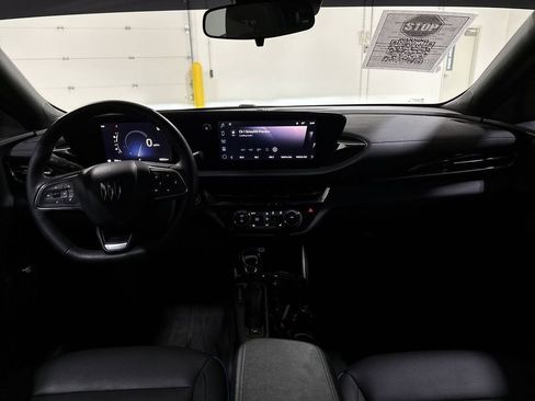 Used 2025 Buick Envista Sport Touring w/ Convenience I Package image 10