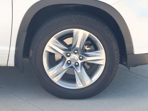 Used 2015 Toyota Highlander Limited AWD/4WD image 11