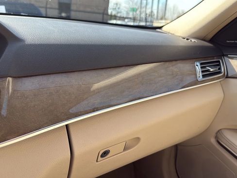 Used 2014 Mercedes-Benz E 350 4MATIC Sedan image 41