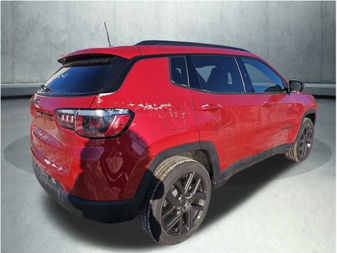 New 2026 Jeep Compass Latitude image 4