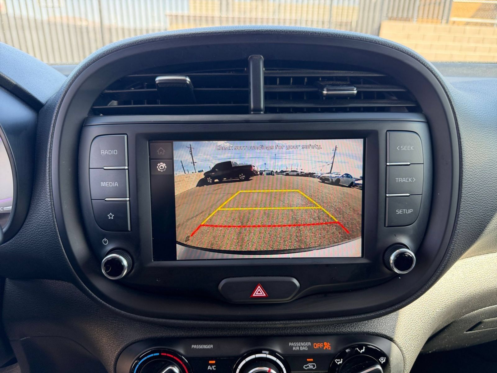 Used 2025 Kia Soul LX w/ LX Technology Package FWD image 21