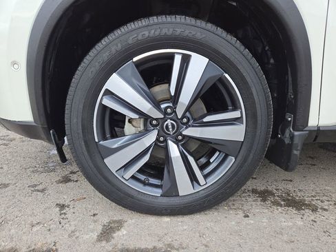 Used 2023 Nissan Rogue SL w/ SL Premium Package image 10