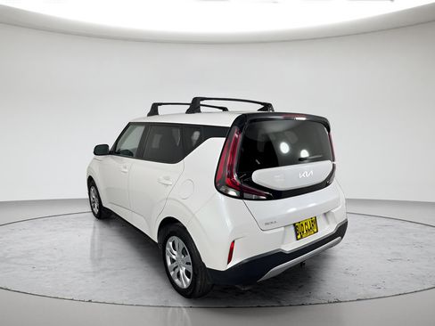 Used 2023 Kia Soul LX FWD image 5
