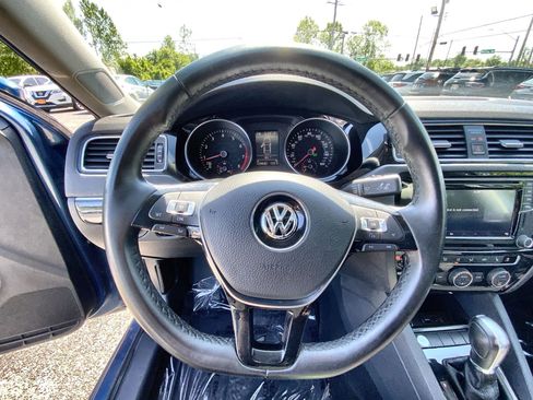 Used 2017 Volkswagen Jetta SEL Premium FWD image 11