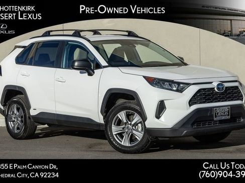 Used 2022 Toyota RAV4 LE image 1