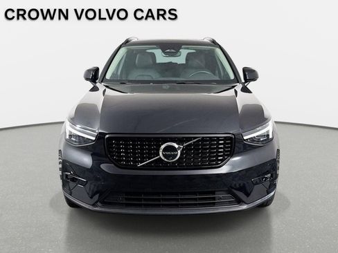Used 2026 Volvo XC40 B5 Plus AWD/4WD image 2