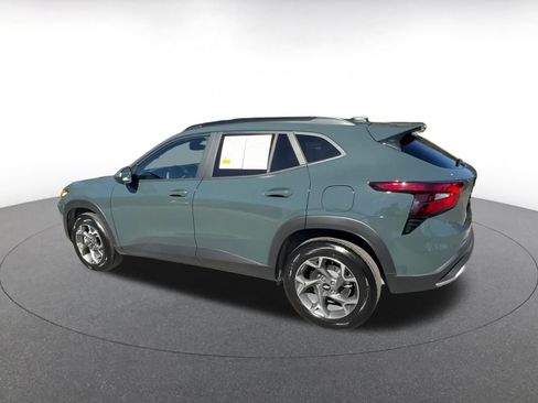 Used 2025 Chevrolet Trax LT image 10