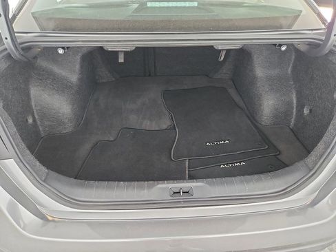 Used 2025 Nissan Altima 2.5 SV image 30