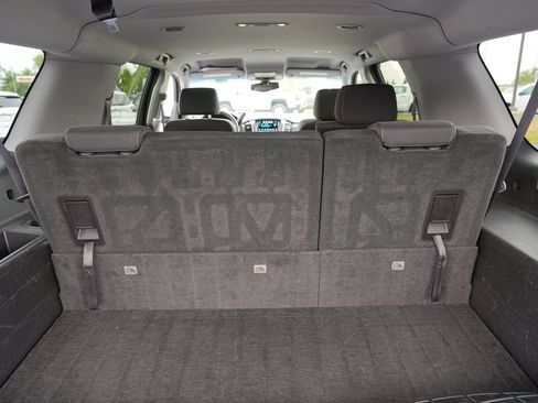 Used 2016 Chevrolet Suburban LS AWD/4WD image 26