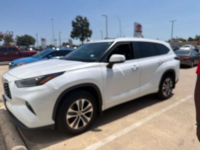 Used 2024 Toyota Highlander XLE
