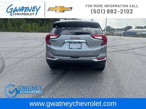 Used 2024 GMC Terrain SLT AWD/4WD image 6