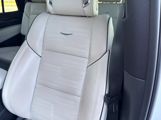 Used 2023 Cadillac Escalade Sport w/ Touring Package AWD/4WD image 10