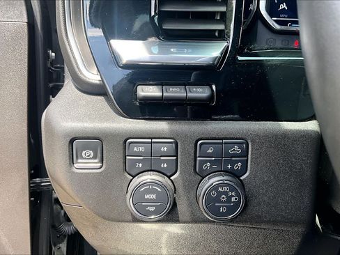 Used 2025 Chevrolet Silverado 3500 High Country w/ High Country Premium Package AWD/4WD image 36