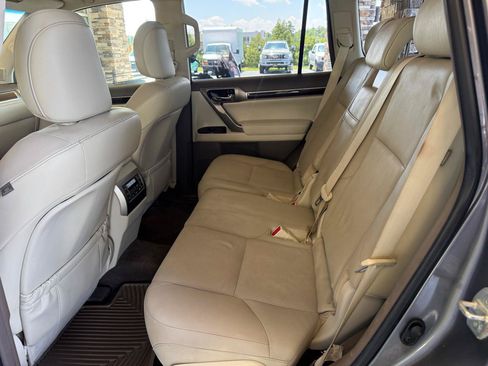 Used 2015 Lexus GX 460 w/ Premium Package AWD/4WD image 18
