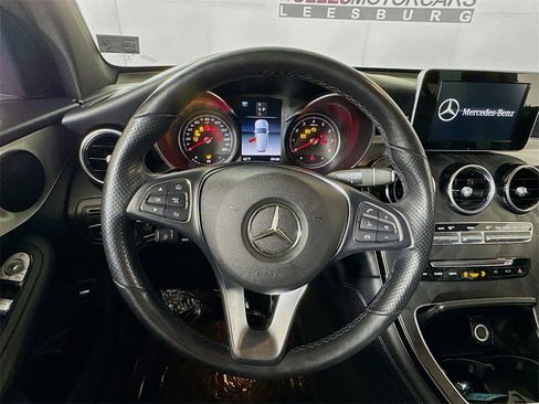 Used 2019 Mercedes-Benz GLC 300 4MATIC image 11