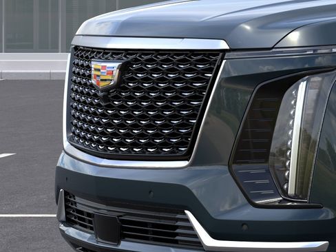 New 2026 Cadillac Escalade Luxury image 13