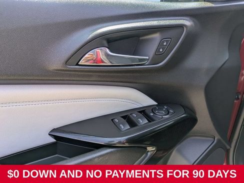 Used 2025 Chevrolet Trax LT w/ LT Convenience Package FWD image 20