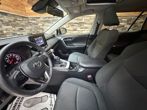 Used 2020 Toyota RAV4 XLE w/ Convenience Package image 11