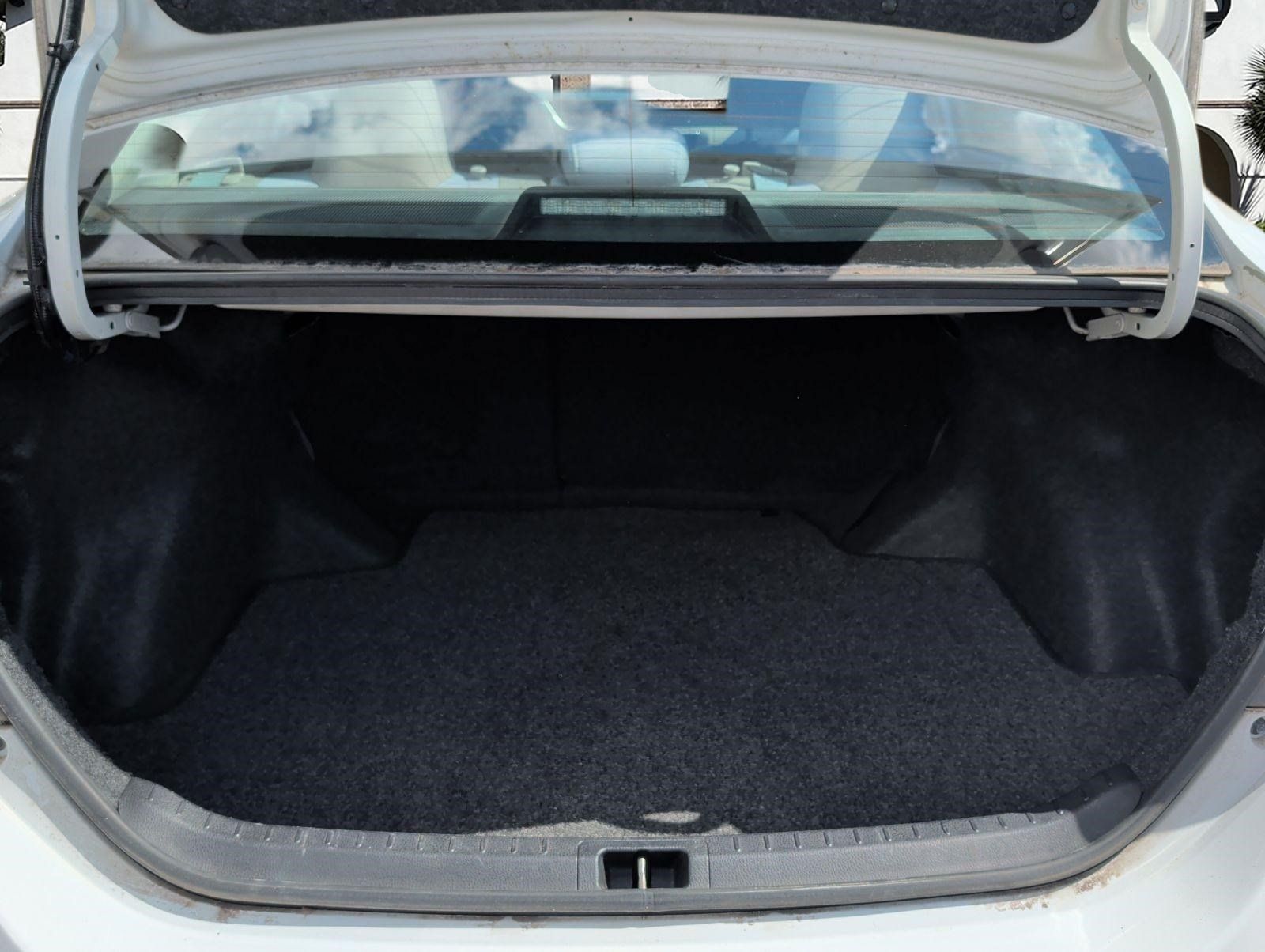 Used 2017 Toyota Corolla LE FWD image 27