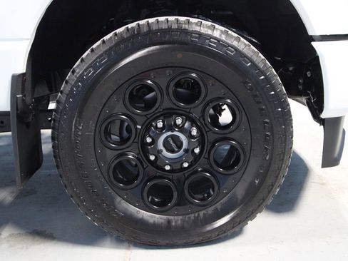 Used 2025 Ford F350 Lariat w/ Black Appearance Package image 39